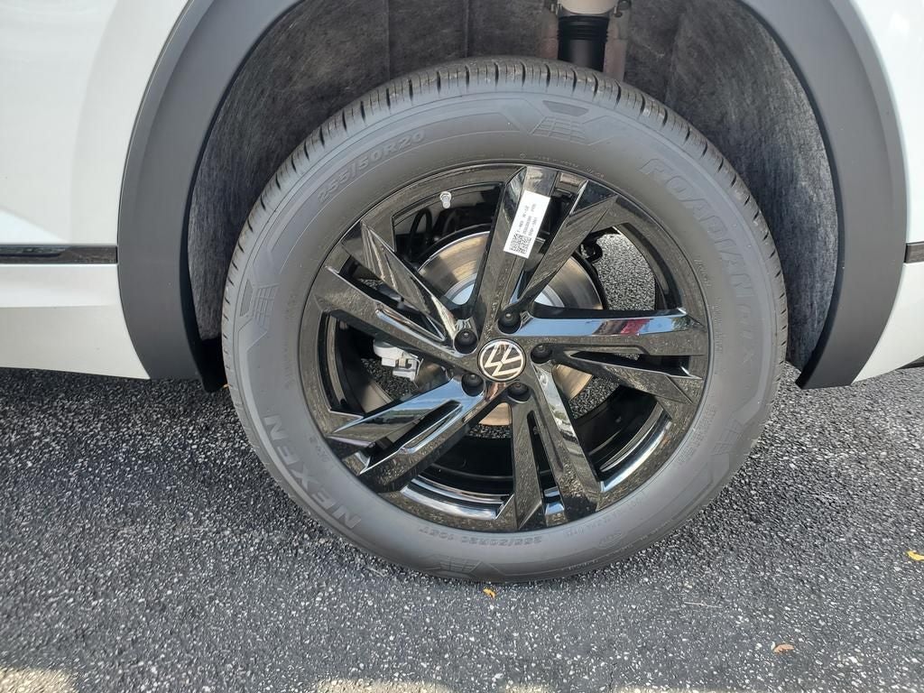 2026 Volkswagen Atlas Cross Sport SEL R-Line Black