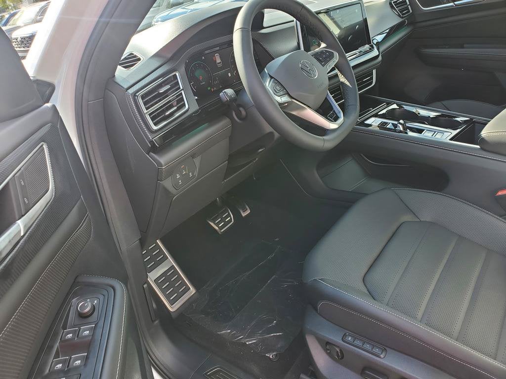 2026 Volkswagen Atlas Cross Sport SEL R-Line Black