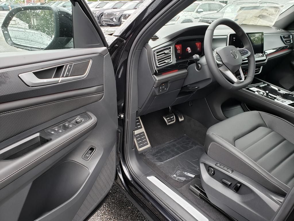 2026 Volkswagen Atlas Cross Sport SEL R-Line Black