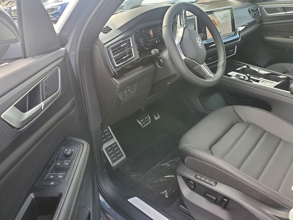 2026 Volkswagen Atlas Cross Sport SEL R-Line Black