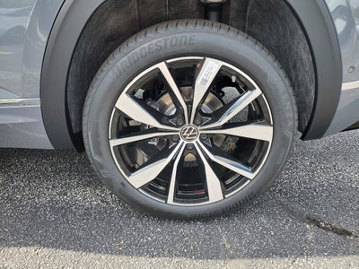 2026 Volkswagen Atlas Cross Sport SEL Premium R-Line