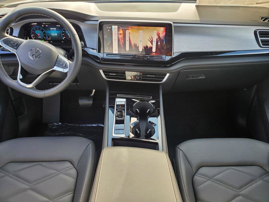2026 Volkswagen Atlas Cross Sport SE w/Technology