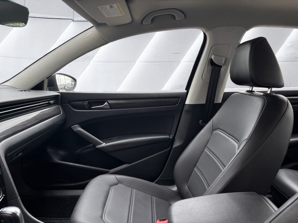 2020 Volkswagen Passat 2.0T R-Line