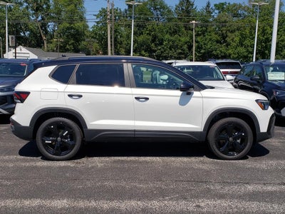 2026 Volkswagen Taos 1.5T SE Black