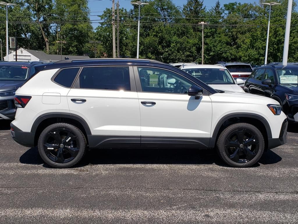 2026 Volkswagen Taos 1.5T SE Black