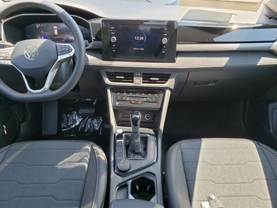 2026 Volkswagen Taos 1.5T SE Black