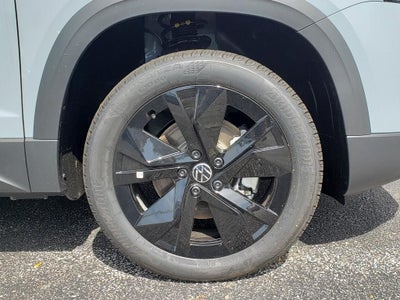 2027 Volkswagen Taos 1.5T SE Black
