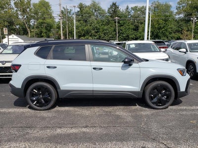 2027 Volkswagen Taos 1.5T SE Black