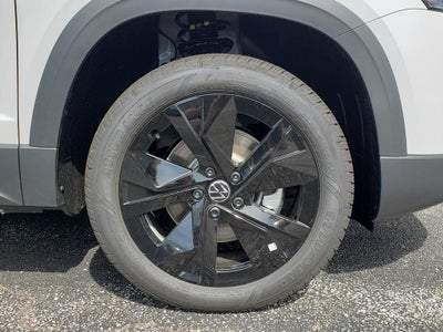 2027 Volkswagen Taos 1.5T SE Black