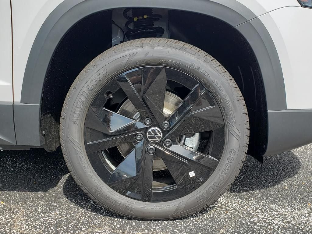 2027 Volkswagen Taos 1.5T SE Black