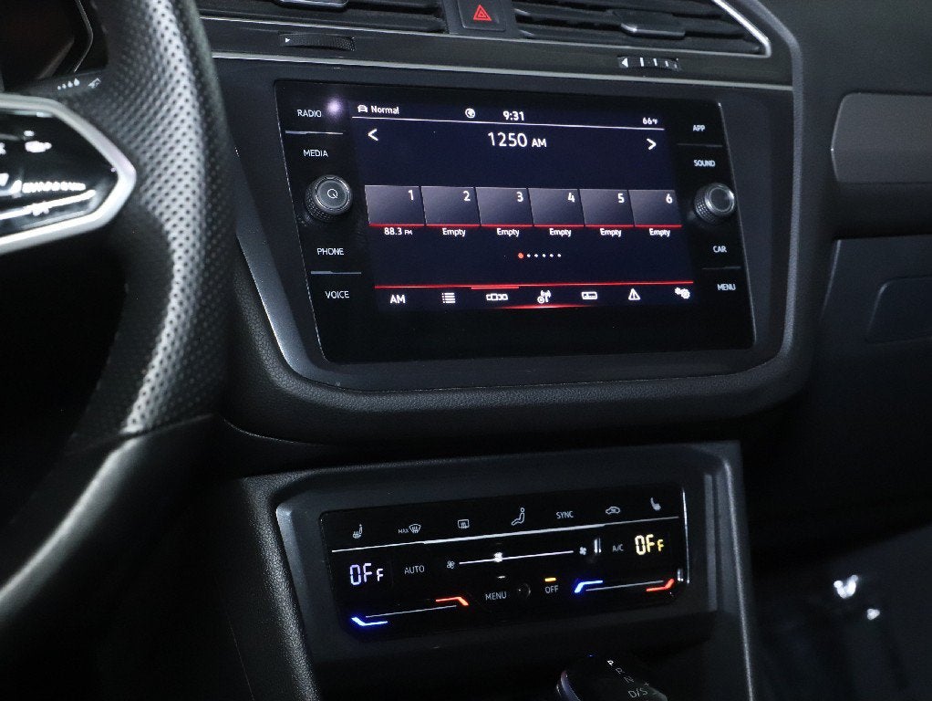 2024 Volkswagen Tiguan 2.0T SE R-Line Black