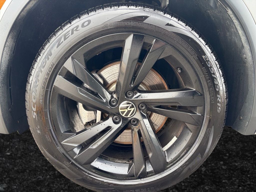 2024 Volkswagen Tiguan 2.0T SE R-Line Black