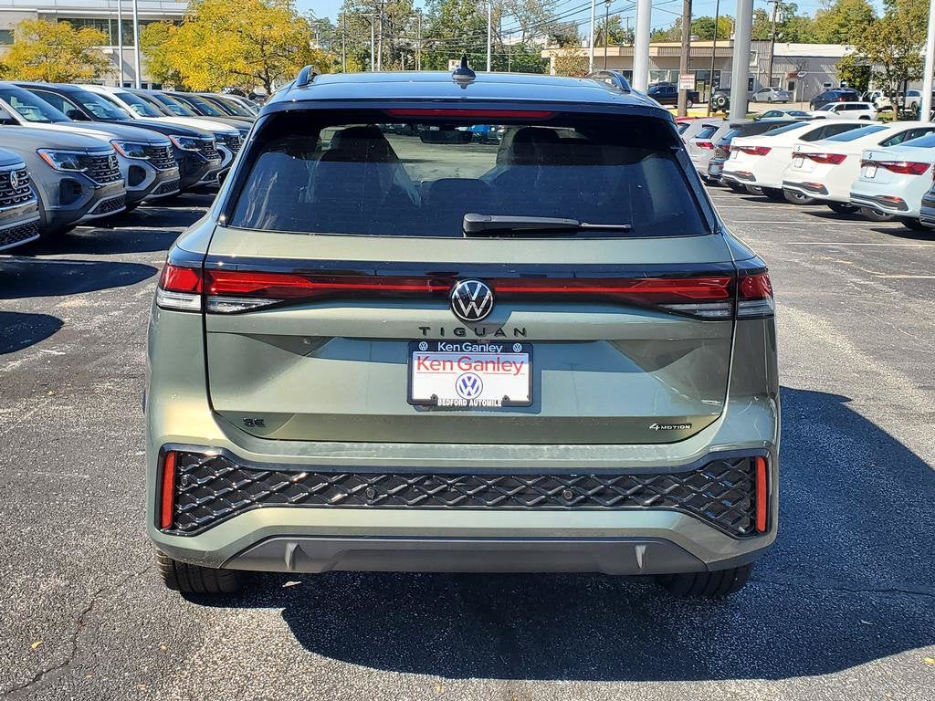 2026 Volkswagen Tiguan SE R-Line Black