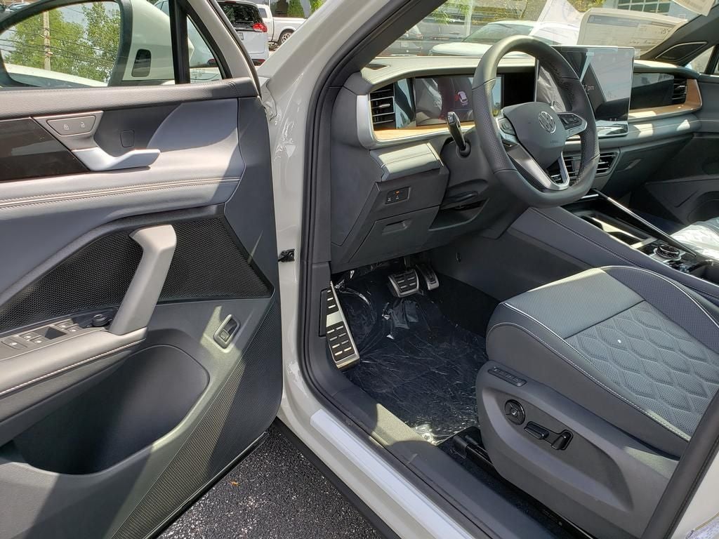 2026 Volkswagen Tiguan SEL R-Line Turbo