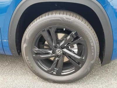 2026 Volkswagen Atlas Cross Sport 2.0T SEL R-Line Black