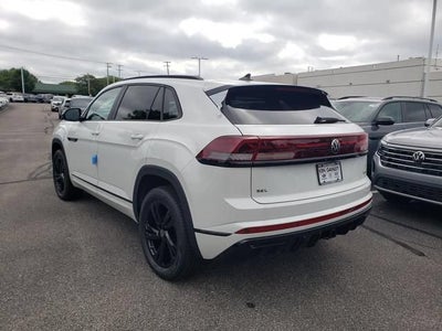 2026 Volkswagen Atlas Cross Sport 2.0T SEL R-Line Black