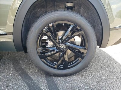 2026 Volkswagen Atlas Cross Sport 2.0T SEL R-Line Black