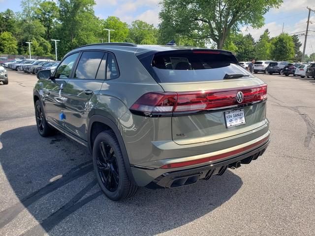 2026 Volkswagen Atlas Cross Sport 2.0T SEL R-Line Black