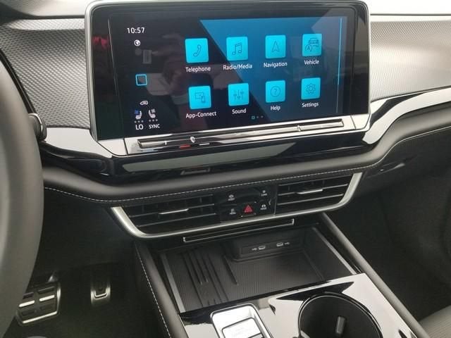 2026 Volkswagen Atlas Cross Sport 2.0T SEL R-Line Black