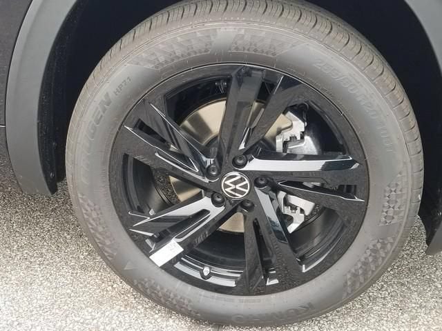 2026 Volkswagen Atlas Cross Sport 2.0T SEL R-Line Black