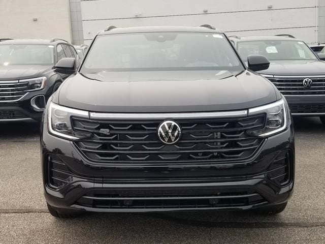 2026 Volkswagen Atlas Cross Sport 2.0T SEL R-Line Black
