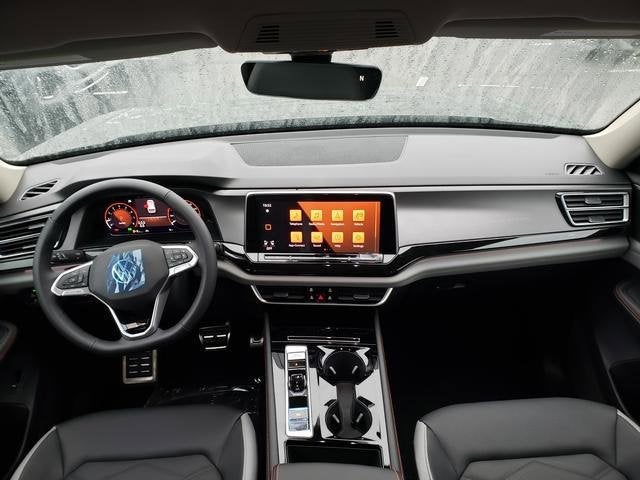 2026 Volkswagen Atlas 2.0T Peak Edition