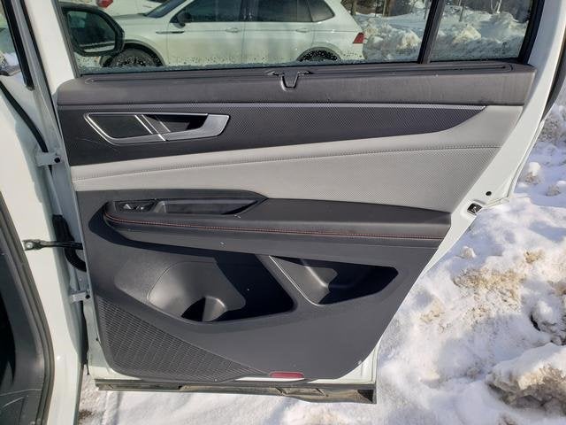 2024 Volkswagen Atlas 2.0T Peak Edition SE w/Technology