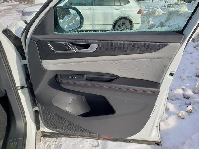 2024 Volkswagen Atlas 2.0T Peak Edition SE w/Technology