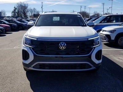 2026 Volkswagen Atlas Cross Sport 2.0T SE w/Technology