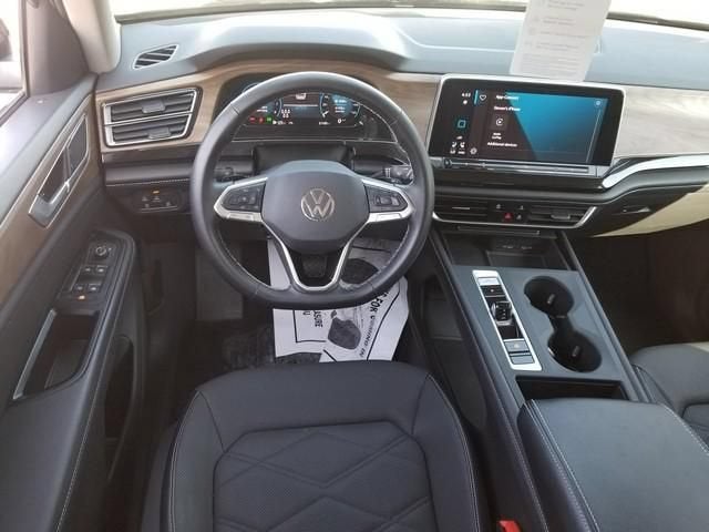 2024 Volkswagen Atlas 2.0T SE