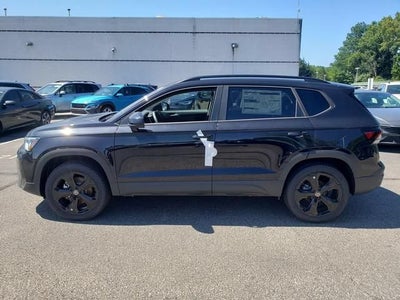 2026 Volkswagen Taos SE Black