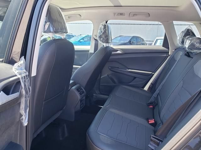 2026 Volkswagen Taos SE Black