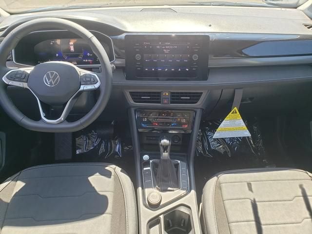 2026 Volkswagen Taos SE Black