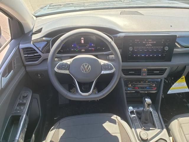 2026 Volkswagen Taos SE Black