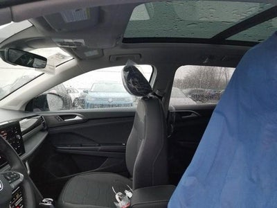 2026 Volkswagen Taos SE Black