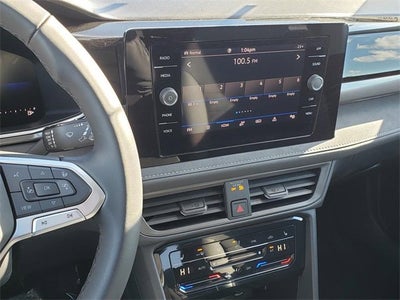 2026 Volkswagen Taos SE Black