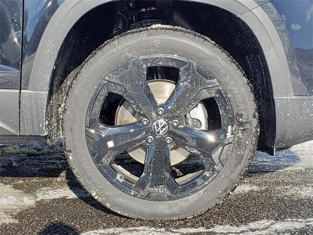 2026 Volkswagen Taos SE Black