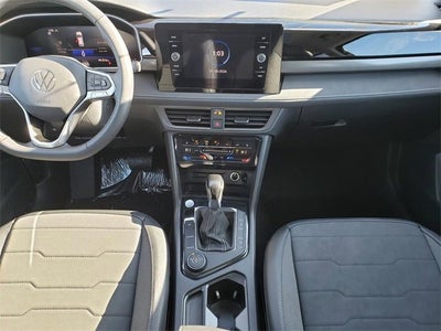 2026 Volkswagen Taos SE Black