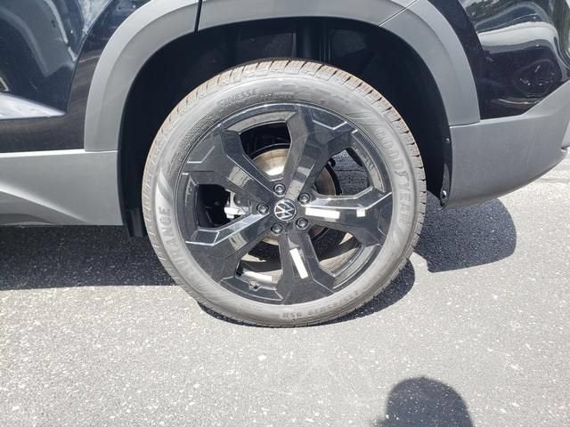 2026 Volkswagen Taos SE Black