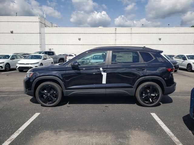 2026 Volkswagen Taos SE Black