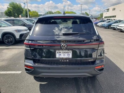 2026 Volkswagen Taos SE Black