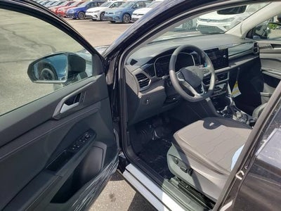 2026 Volkswagen Taos SE Black