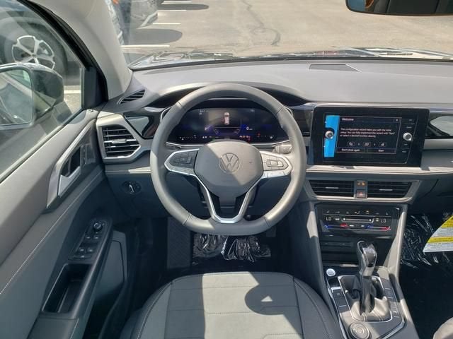 2026 Volkswagen Taos SE Black