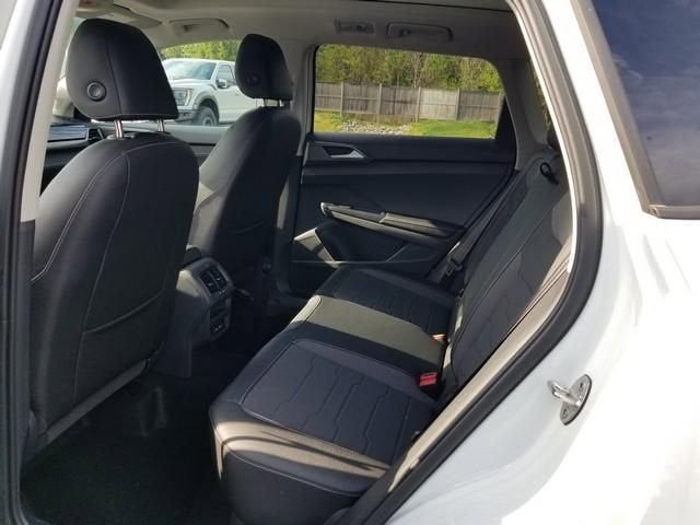 2026 Volkswagen Taos SE Black