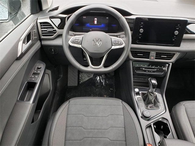 2026 Volkswagen Taos SE Black
