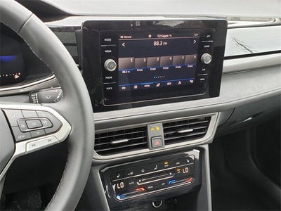 2026 Volkswagen Taos SE Black