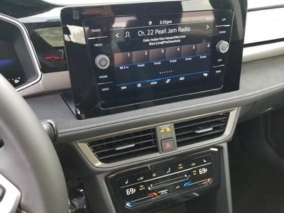 2026 Volkswagen Taos SE Black