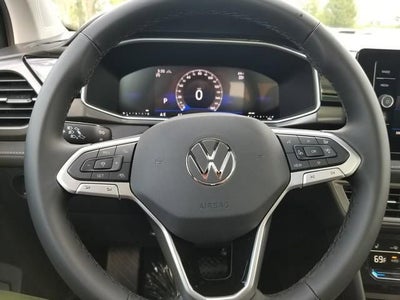 2026 Volkswagen Taos SE Black