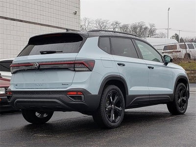 2026 Volkswagen Taos SE Black