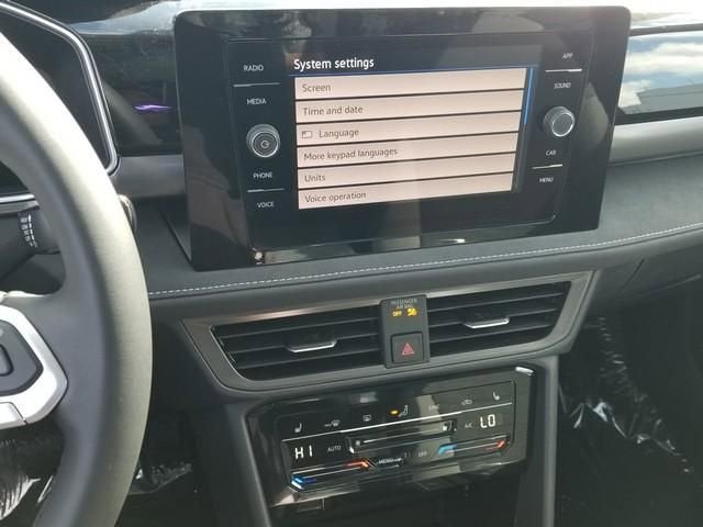 2026 Volkswagen Taos SE Black